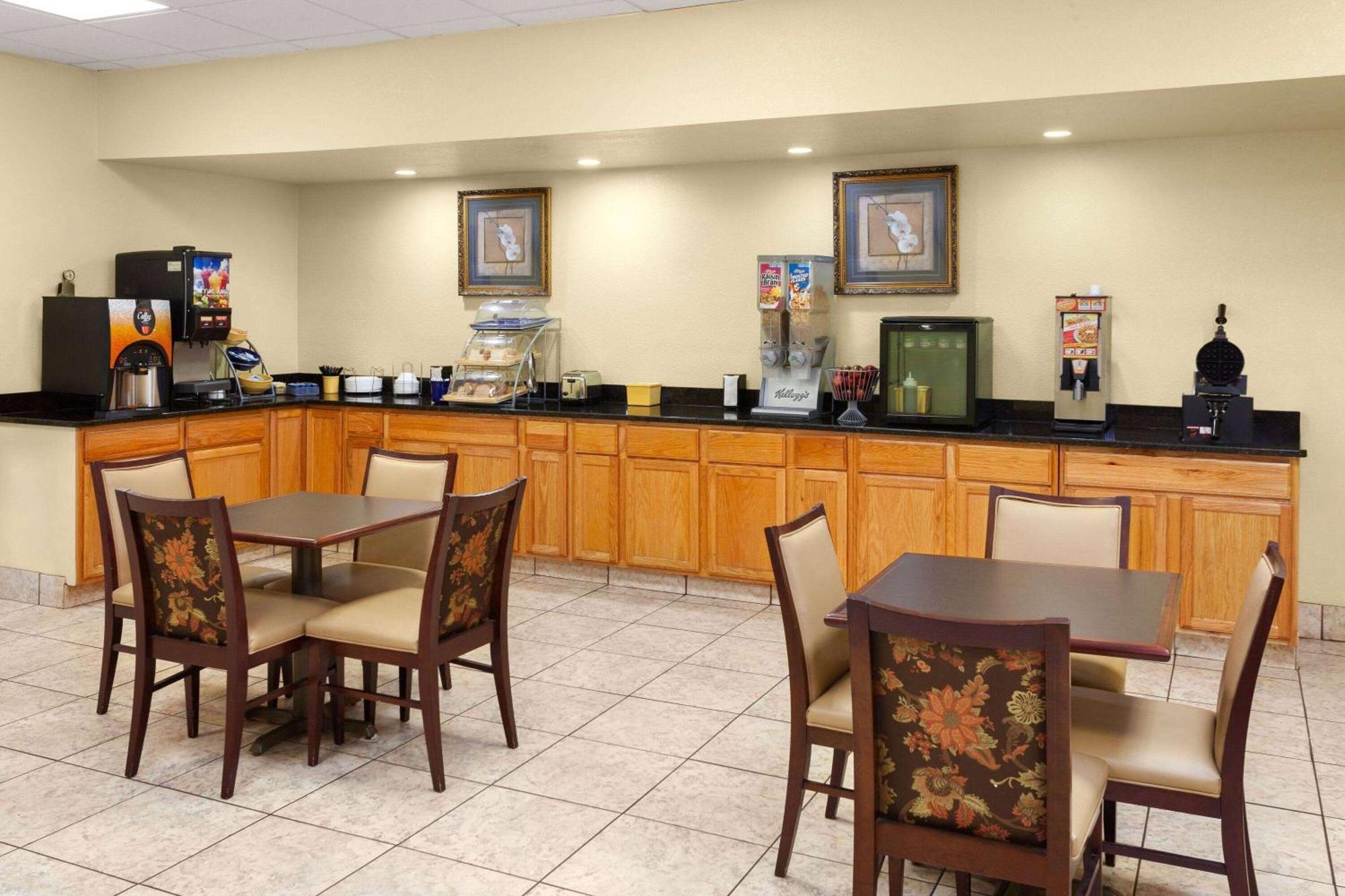 Days Inn By Wyndham Shelby Buitenkant foto