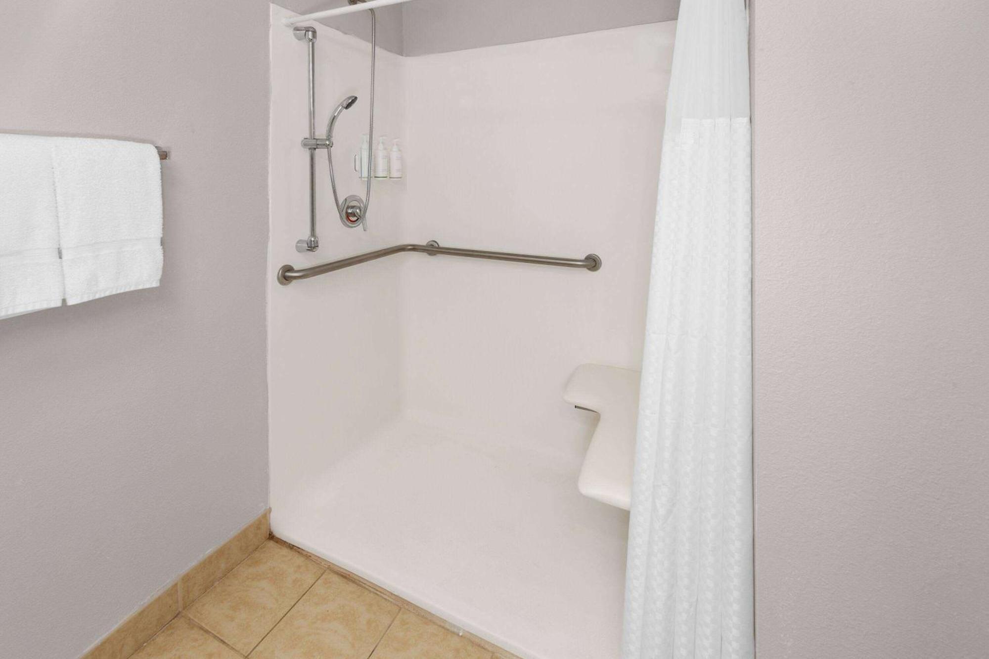 Days Inn By Wyndham Shelby Buitenkant foto